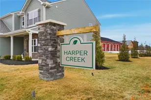 164 Autumn Maple Ln, Brookville, OH 45309 - Photo 2