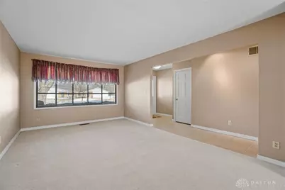 332 Kimbary Drive, Dayton, OH 45458 - Photo 8