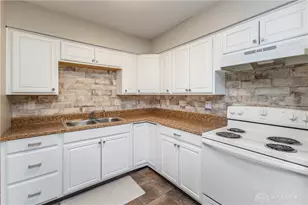 3135 Honeysuckle Dr, Troy, OH 45373 - Photo 8