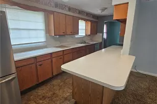 303 Crescent Dr, Lewisburg, OH 45338 - Photo 12