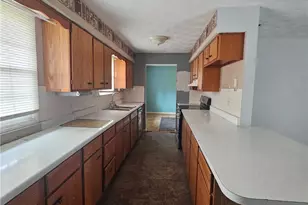 303 Crescent Dr, Lewisburg, OH 45338 - Photo 10