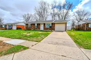 2015 Pennsylvania Dr, Xenia, OH 45385 - Photo 2