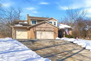 1715 Birnam Wood Ct, Vandalia, OH 45377 - Photo 2