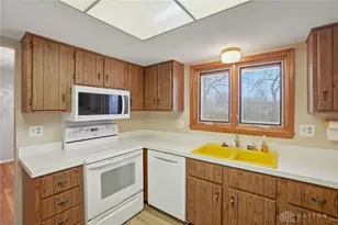 2126 Mohave Dr, Beavercreek, OH 45431 - Photo 14