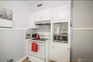 1821 S Smithville Rd, Dayton, OH 45420 - Photo 10