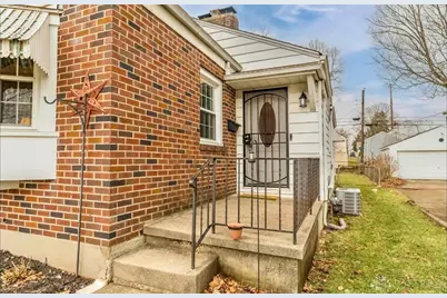 1821 S Smithville Road, Dayton, OH 45420 - Photo 2