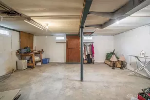 1821 S Smithville Rd, Dayton, OH 45420 - Photo 18