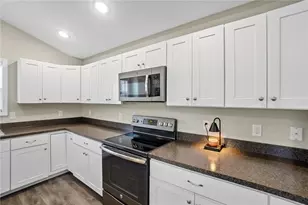 215 Riesling Dr, Englewood, OH 45322 - Photo 10