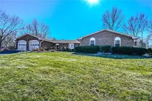 2765 E Tara Trail, Beavercreek, OH 45434 - Photo 2