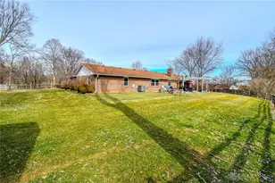 2765 E Tara Trail, Beavercreek, OH 45434 - Photo 40