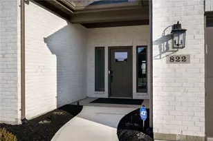 822 Pebble Pl, Tipp City, OH 45371 - Photo 4