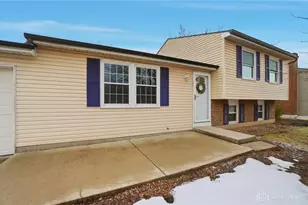 5540 Signet Dr, Huber Heights, OH 45424 - Photo 4