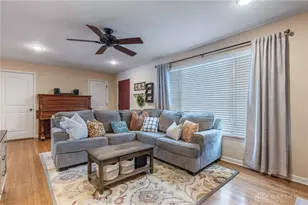 1860 Bledsoe Dr, Bellbrook, OH 45305 - Photo 6