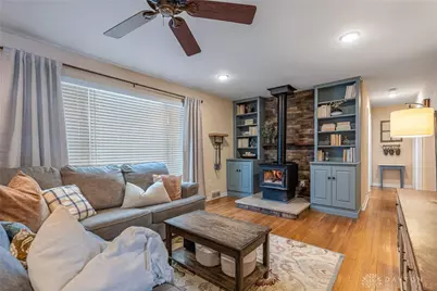 1860 Bledsoe Drive, Bellbrook, OH 45305 - Photo 4