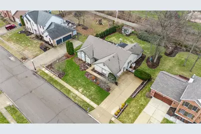 735 Chaucer Lane, Tipp City, OH 45371 - Photo 42