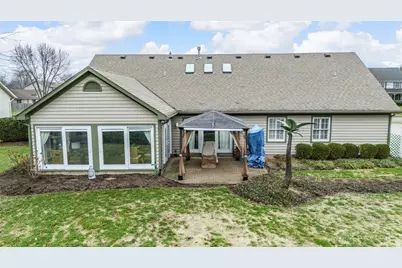 735 Chaucer Lane, Tipp City, OH 45371 - Photo 2