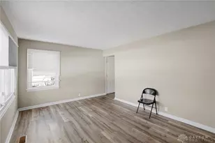 702 Allenwood Ct, Dayton, OH 45420 - Photo 6