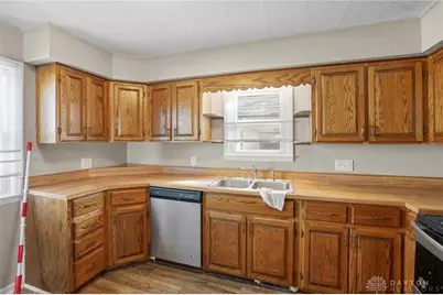 702 Allenwood Court, Dayton, OH 45420 - Photo 8