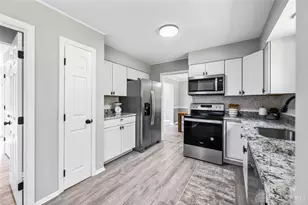 9956 Morgans Trace Dr, Loveland, OH 45140 - Photo 10