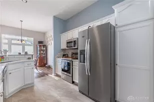 1330 Yankee Vineyards, Dayton, OH 45458 - Photo 8