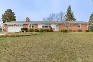 2616 N Emerald Dr, Beavercreek, OH 45431 - Photo 1