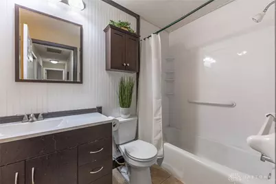 2421 W Alex Bell Road, Dayton, OH 45459 - Photo 14