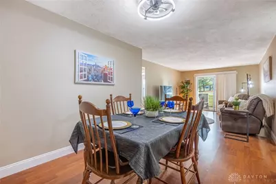 2421 W Alex Bell Road, Dayton, OH 45459 - Photo 4