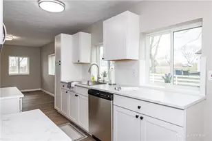 218 Smith St, Dayton, OH 45417 - Photo 6