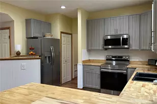 1399 Heritage Trace Ct, Bellbrook, OH 45305 - Photo 4