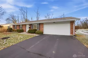 6296 Blossom Park Dr, Dayton, OH 45449 - Photo 2