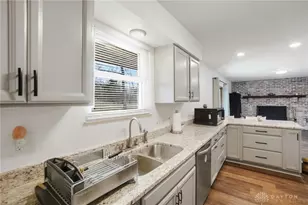 6296 Blossom Park Dr, Dayton, OH 45449 - Photo 12