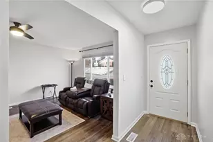 6296 Blossom Park Dr, Dayton, OH 45449 - Photo 4