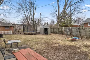 2267 Yorkshire Pl, Kettering, OH 45419 - Photo 10
