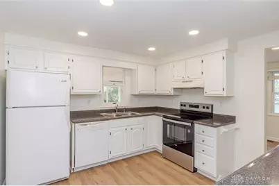 679 Lakengren Drive, Eaton, OH 45320 - Photo 8