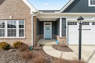 1897 Schmidt Dr, Dayton, OH 45434 - Photo 2