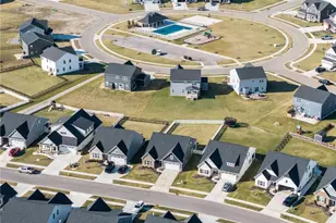 1897 Schmidt Dr, Dayton, OH 45434 - Photo 6