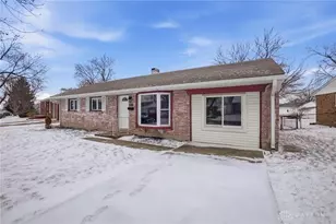946 N Westedge Dr, Tipp City, OH 45371 - Photo 1