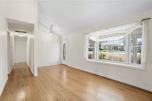 1796 N Belleview Dr, Bellbrook, OH 45305 - Photo 6