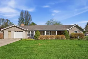 1796 N Belleview Dr, Bellbrook, OH 45305 - Photo 2