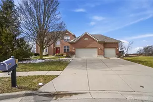 206 Cloverleaf Cir, Englewood, OH 45322 - Photo 2