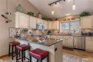 2223 4 Seasons Trail, Miami Township, OH 45342 - Photo 12