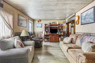 6285 Windsong Way, Zanesville, OH 43830 - Photo 4