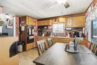 6285 Windsong Way, Zanesville, OH 43830 - Photo 12