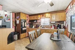 6285 Windsong Way, Zanesville, OH 43830 - Photo 12