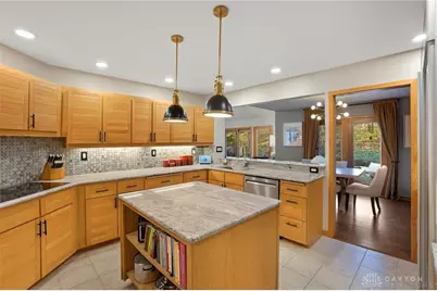 4524 Royal Ridge Way, Dayton, OH 45429 - Photo 18