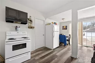 53 E Siebenthaler Ave, Dayton, OH 45405 - Photo 14