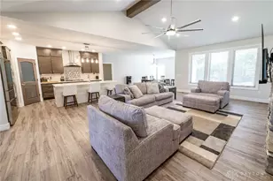 1610 Creekwood Dr, Troy, OH 45373 - Photo 8