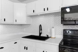 308 Frayne Dr, New Carlisle, OH 45344 - Photo 8