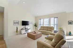 2002 Gln Vly Dr, Washington Twp, OH 45458 - Photo 4