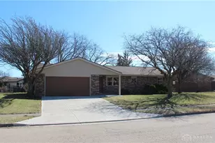 433 Edgebrook Ave, Brookville, OH 45309 - Photo 1